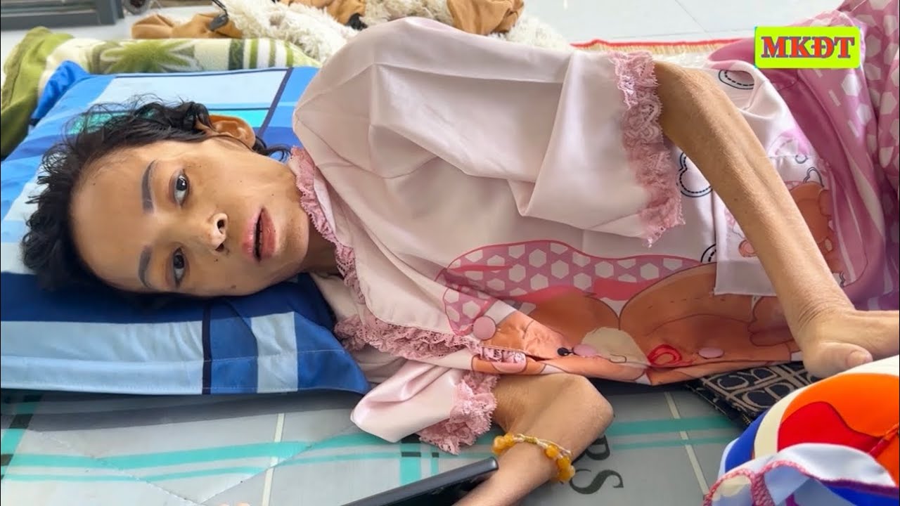 Tới công chuyện rồi cha chồng ở Malay bức xúc gọi về tại sao Phi lại nói xấu bên chồng như vậy.