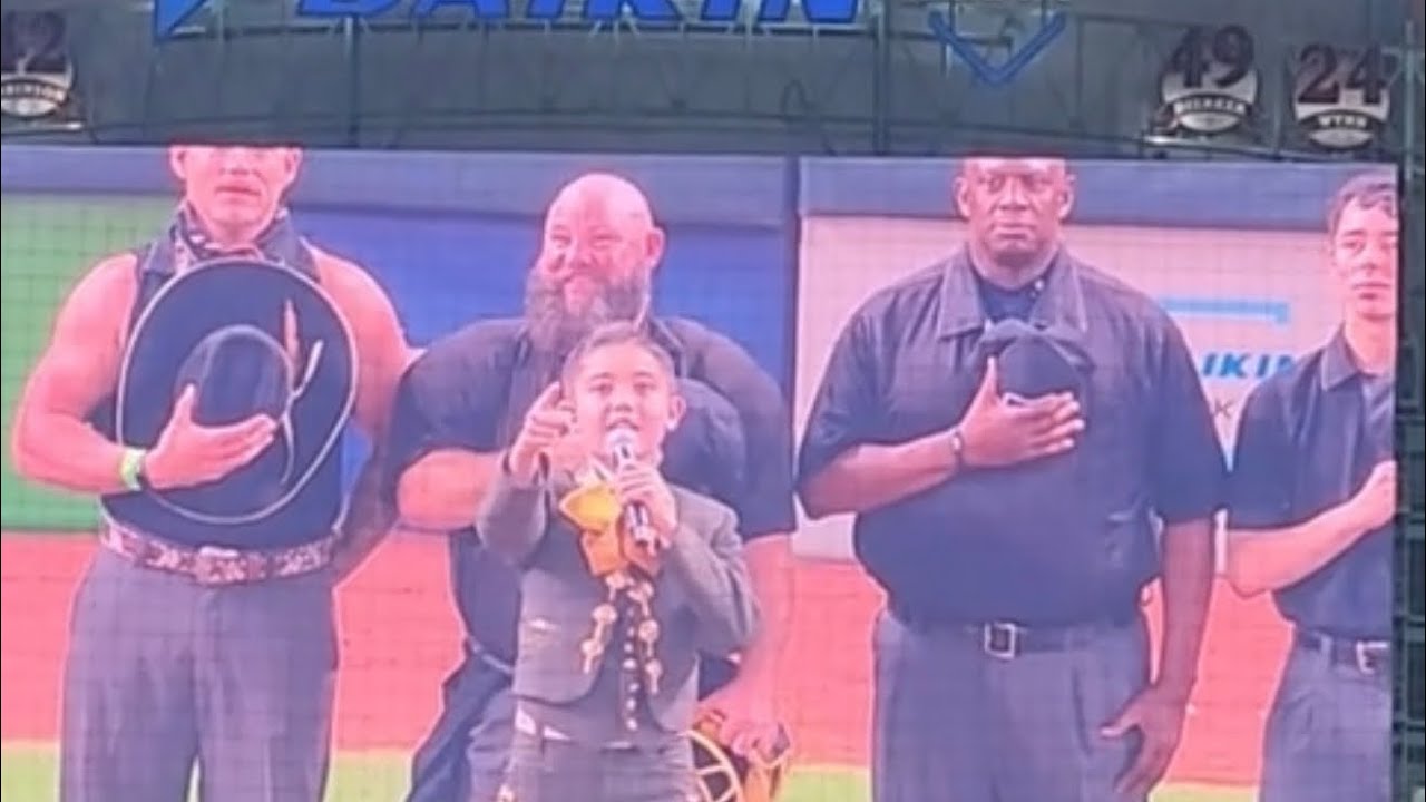 Mateo’s rendition of the US national Anthem for the Savannah Bananas at Daikin park 