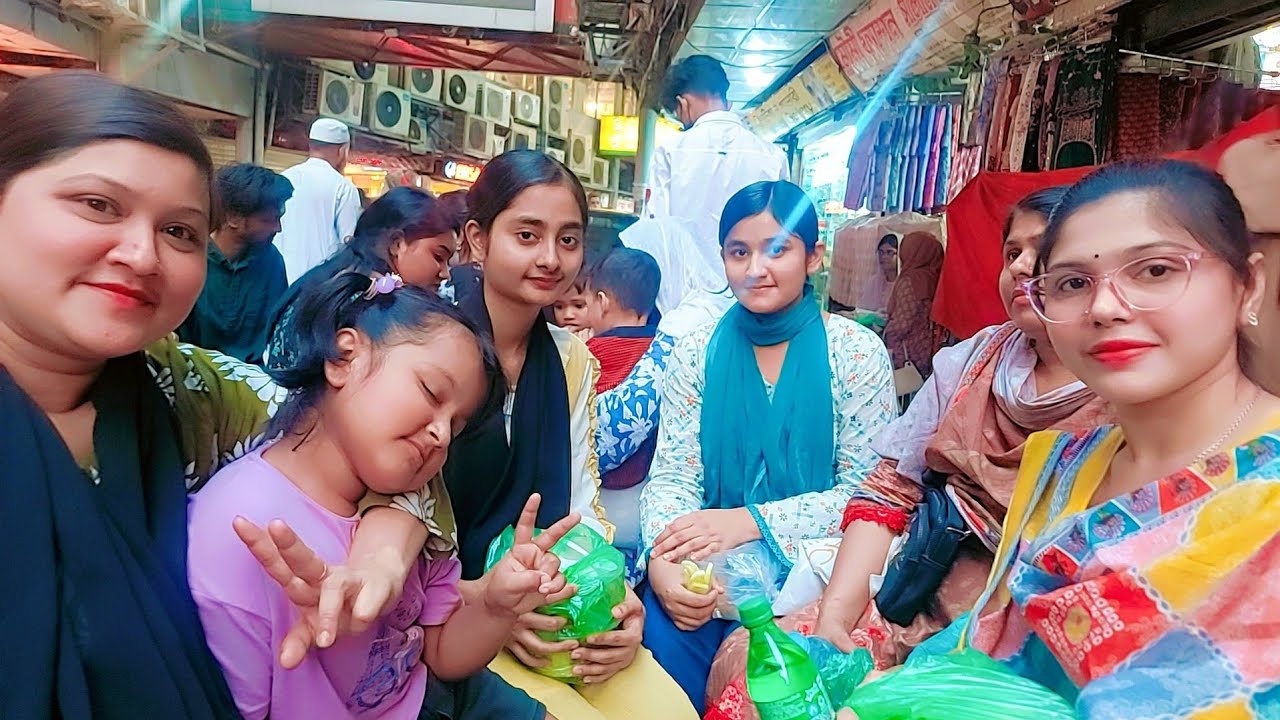 চলে গেলাম ঈদের কেনাকাটা করতে নিউমার্কেটে 