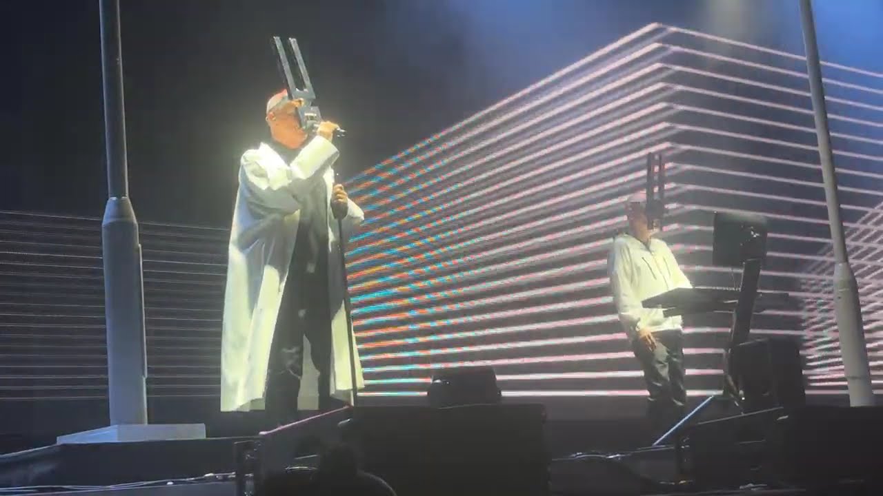 PET SHOP BOYS - Suburbia (Live Icónica Fest Sevilla 2025)