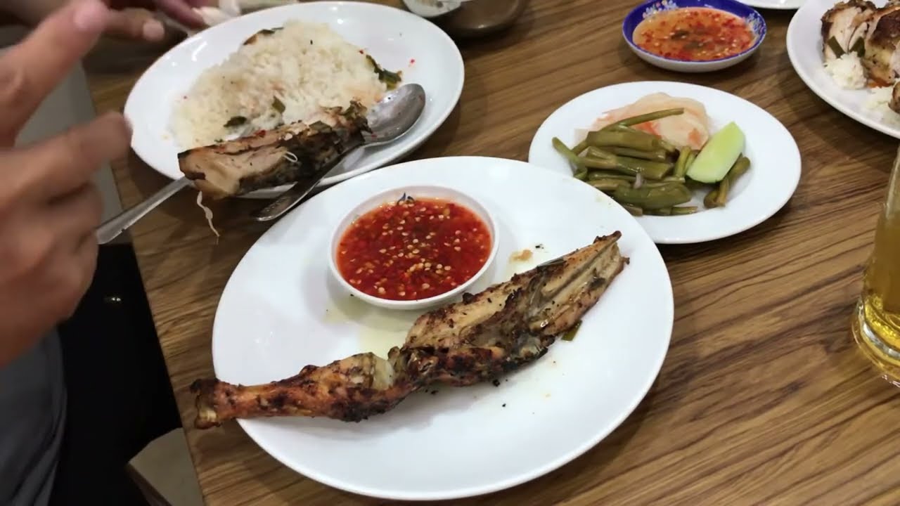 Cơm tấm Bà Tư - Cần Thơ( bán cơm gần 50 năm ). Cơm tấm Gà, ngon!