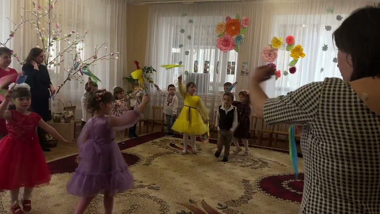 таночок зі стрічками