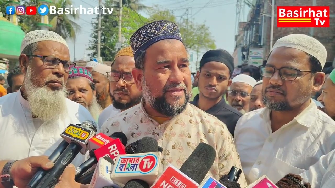 মসজিদের জমি পুনরুদ্ধারের দাবিতে বসিরহাট ইটিন্ডা রোড অবরোধ করলেন আম জনতা 