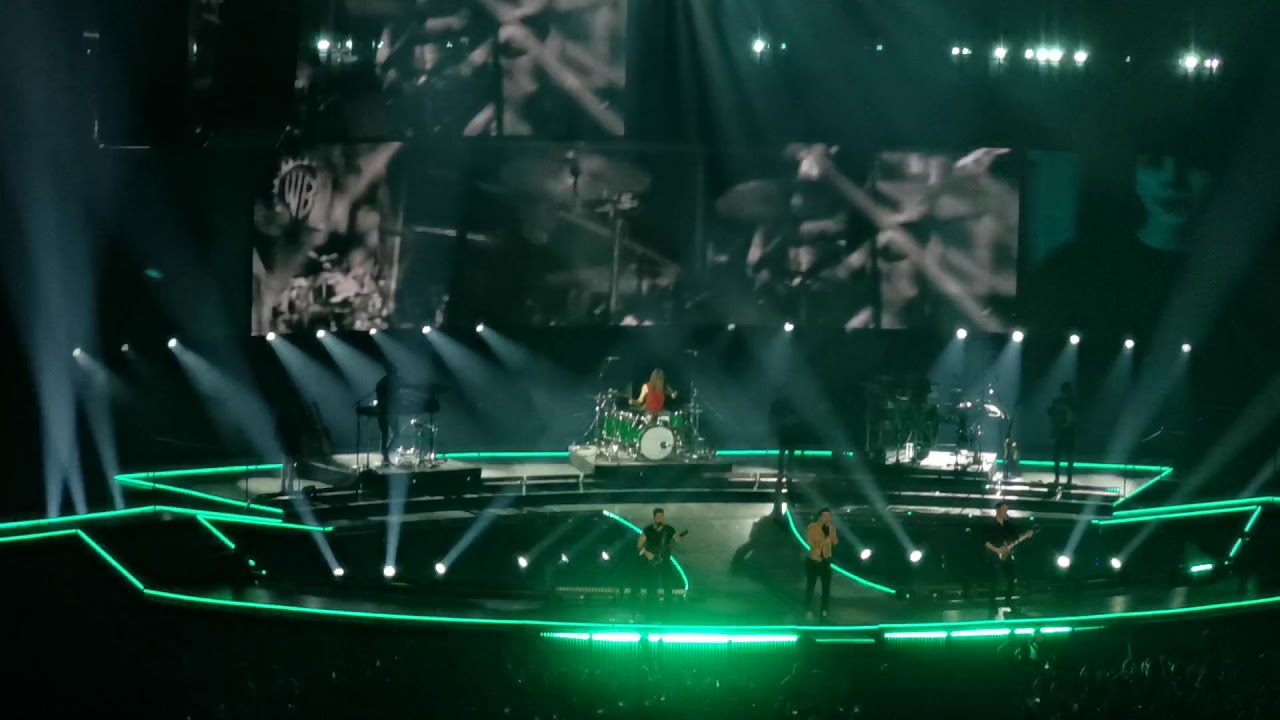 Jonas Brothers Medley Paris