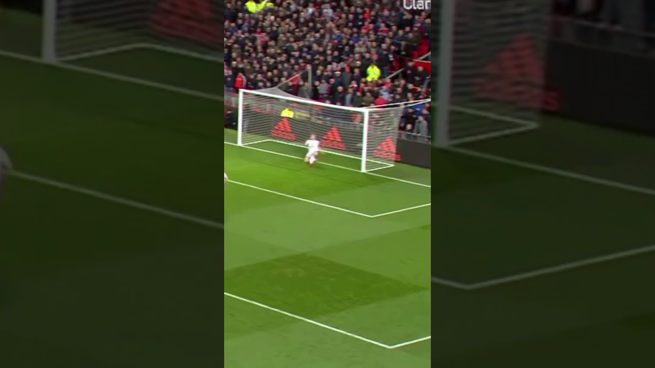 The best player in the world #popular #football #viralvideo #ronaldo #ferdinand #meme