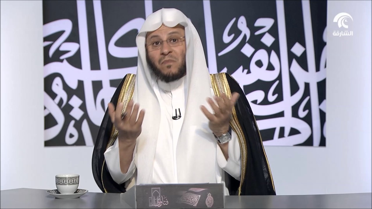 ما حكم رفع الصوت في الصلاة والتسبيح