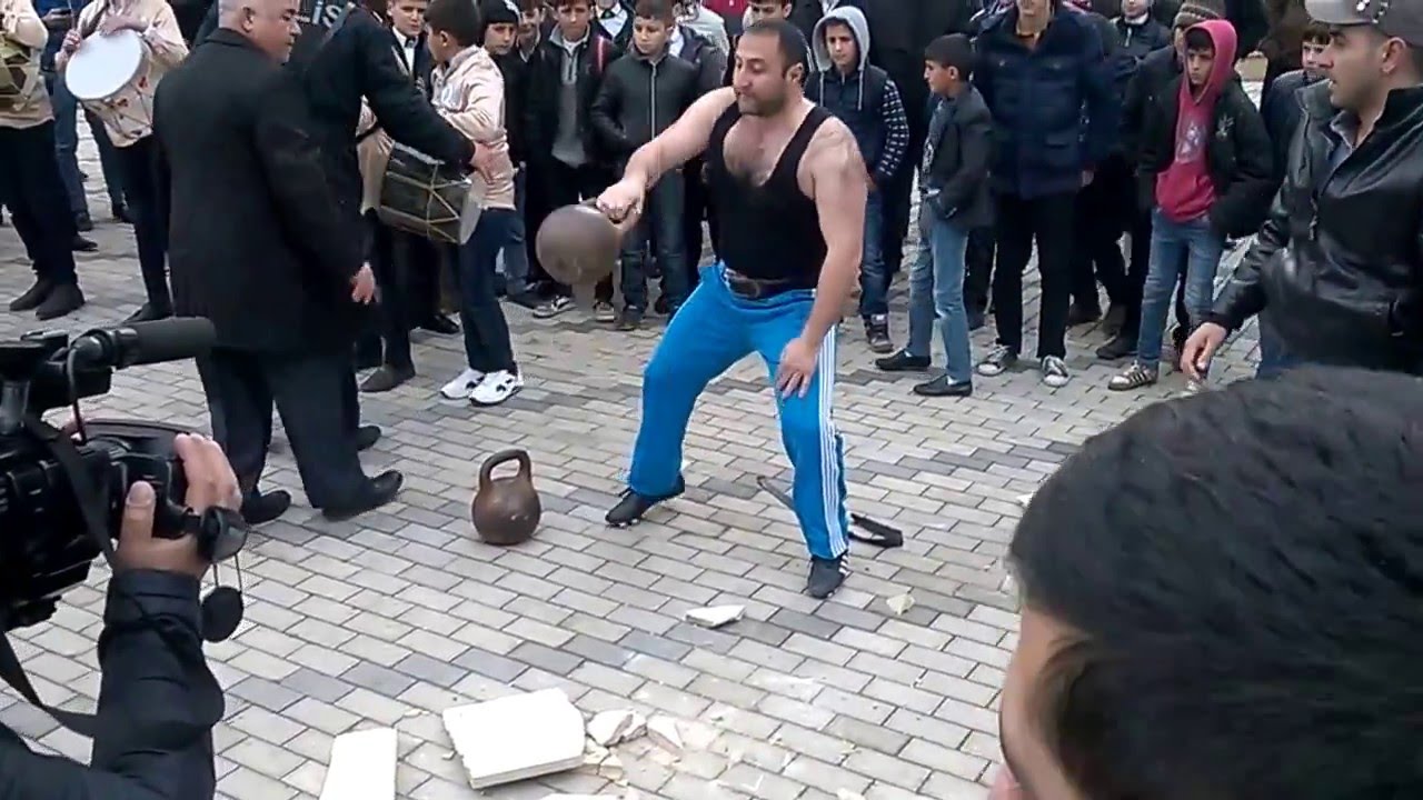 Pehlivan Nesimi Agstafali Novruz Senliyi