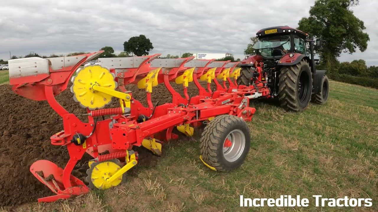 2022 McCormick X7.624 VT Drive 6.7 Litre 6-Cyl Diesel Tractor (240 HP) with Pottinger Plough Catley