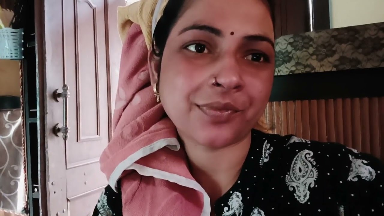 होली ब्लॉग आगया आप लोग देखो जाके मजाएगा😔😔