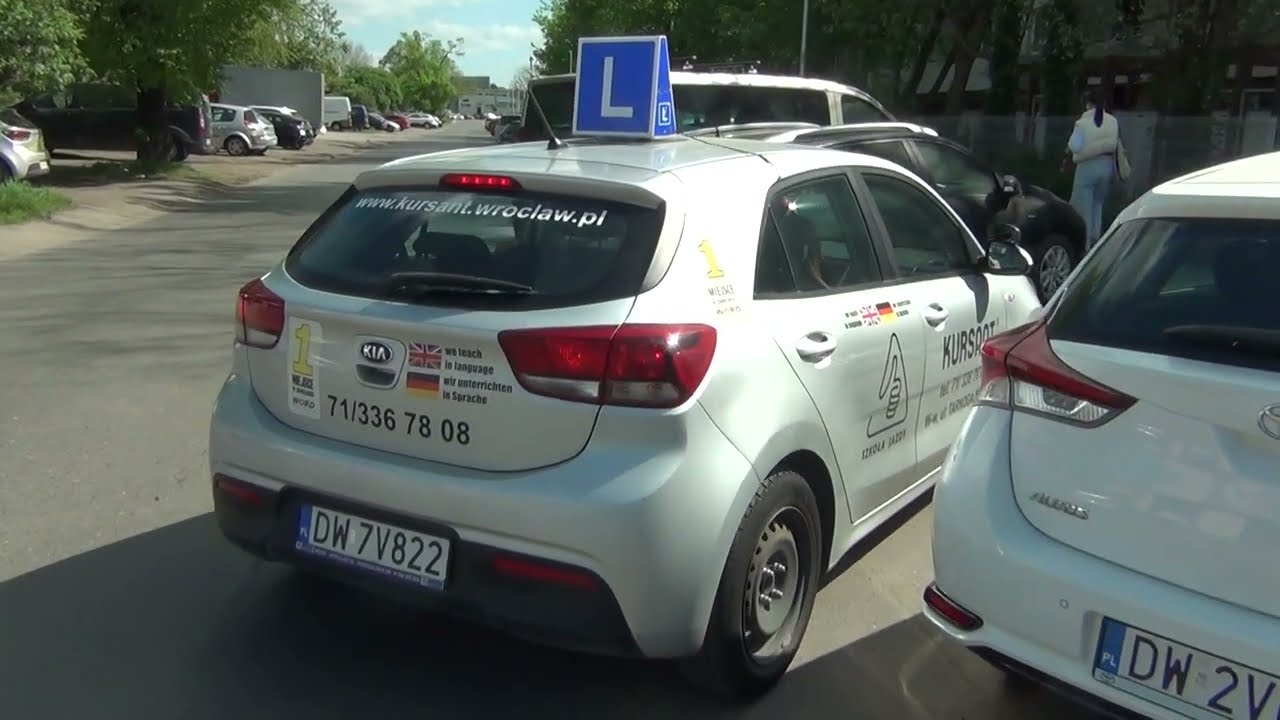 Jak prawidłowo wyjechać z  parkowania po skosie - nie jest łatwo !! Szkoła Kursant [NAUKA JAZDY]