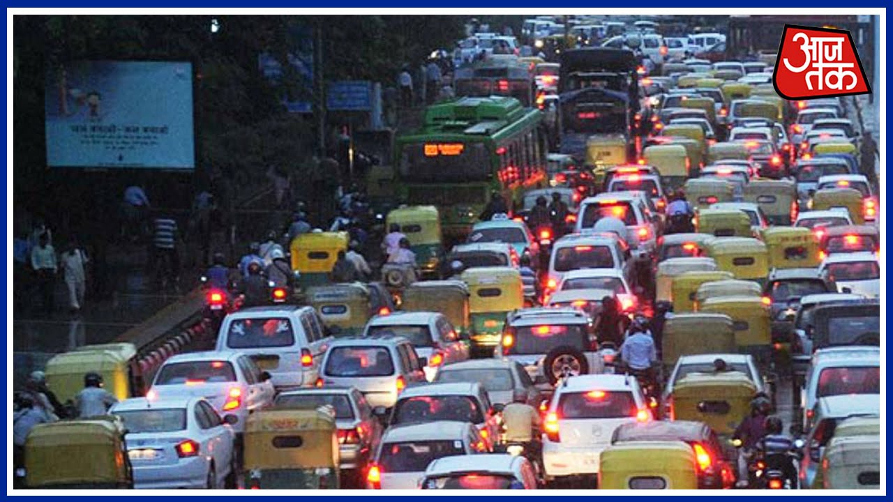 Shatak Aajtak: 10 Kms Long Traffic Jam In Noida Expressway