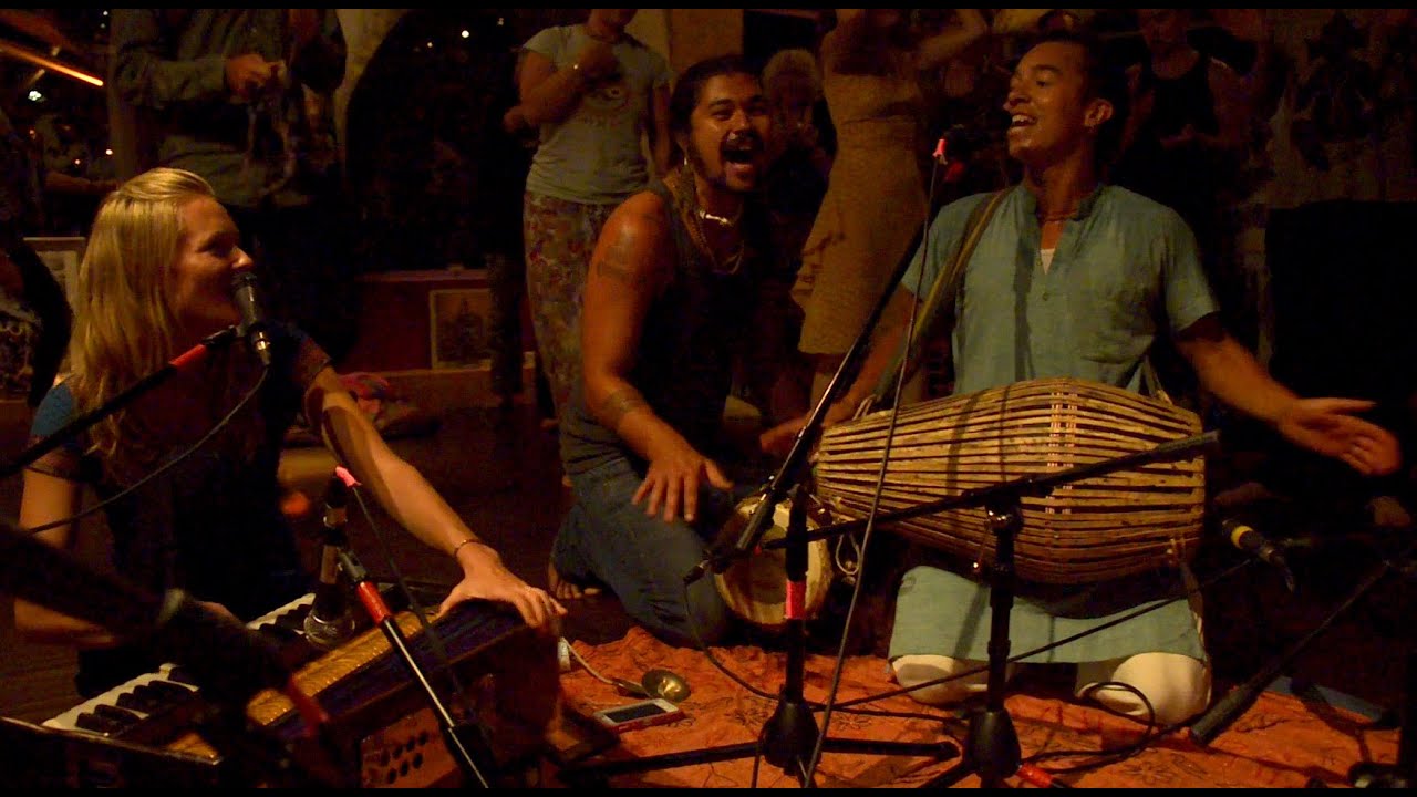 KIRTANIYAS - Hare Krishna, In Vrindavan - Live at Bhakti Yoga Shala 2014