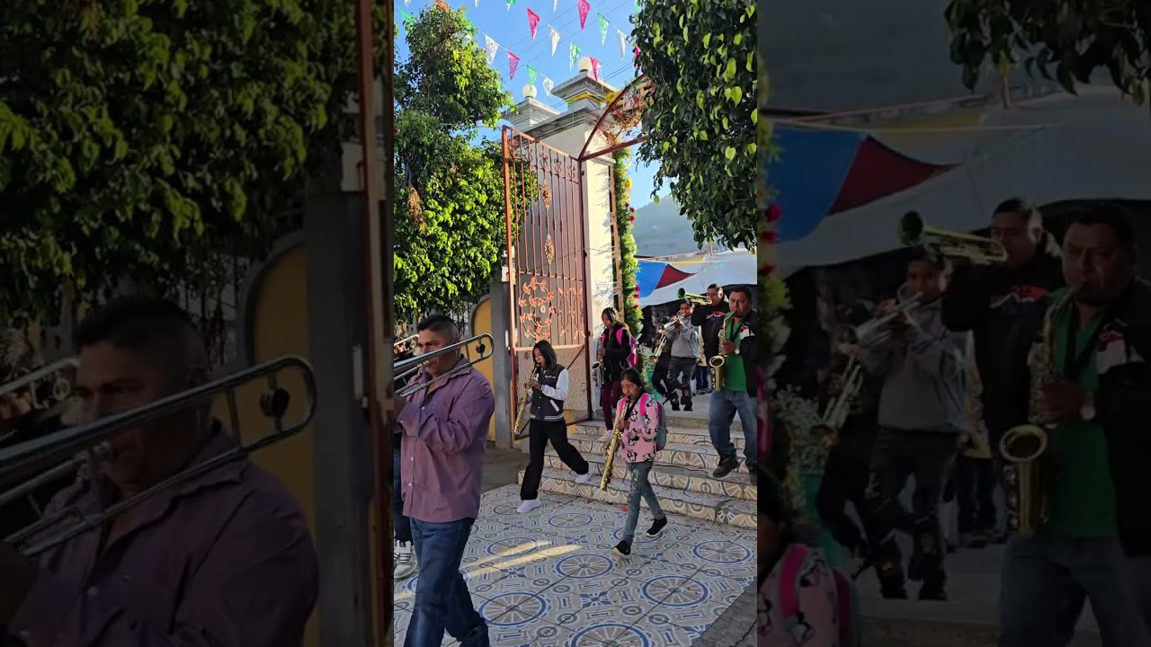 Asi fue la llegada de varias bandas de diferentes pueblos a la fiesta de el platanar,gro 11/01/26