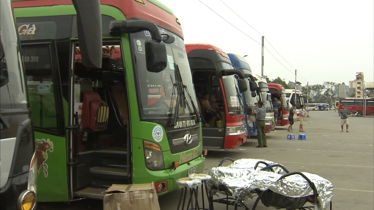(VTC14)_Nhà xe bến Yên Nghĩa chật vật tồn tại