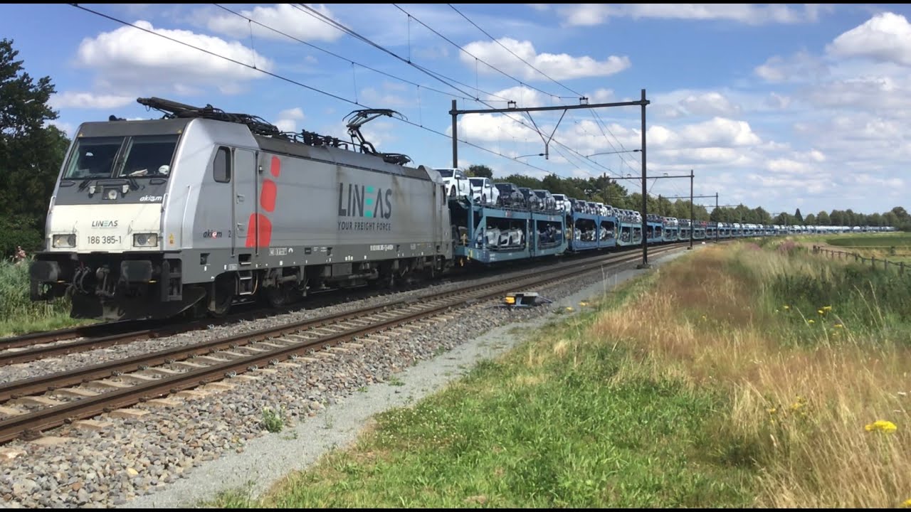 Trainspotting at the Famous Dutch Railroad curve! Lineas Traxx loco with Auto 🚗 Train 🚂👍👍👍👍👍😎railfan