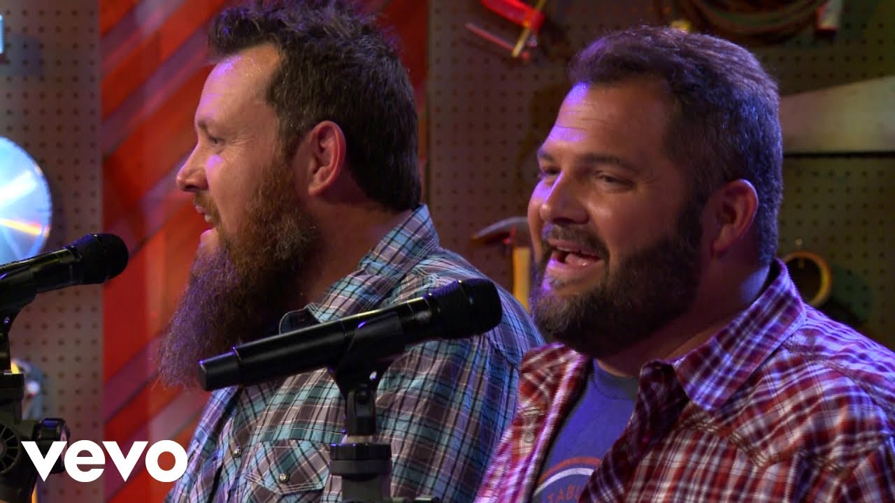 The Singing Contractors - In The Garden (Live)
