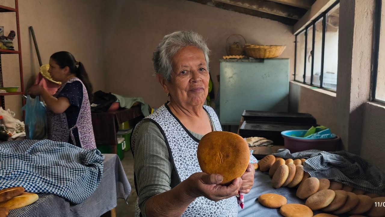 El Pan Nuestro de Cada Día en la Panadería Patron Santiago de Chilchota Michoacán @cotidiano399  