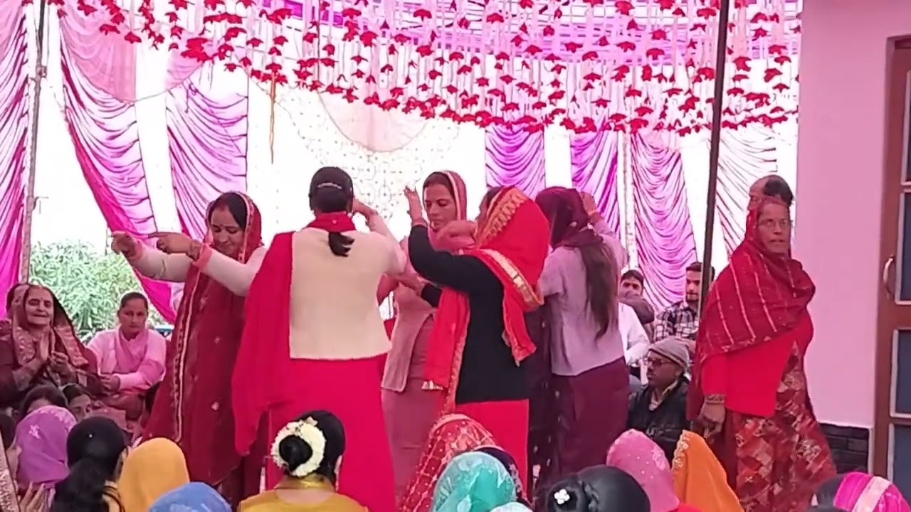 केहलूरी गिद्दा 🤩🤩🫣🫣😂😂Mona Rajput का डांस तो देखो 😂😂😂