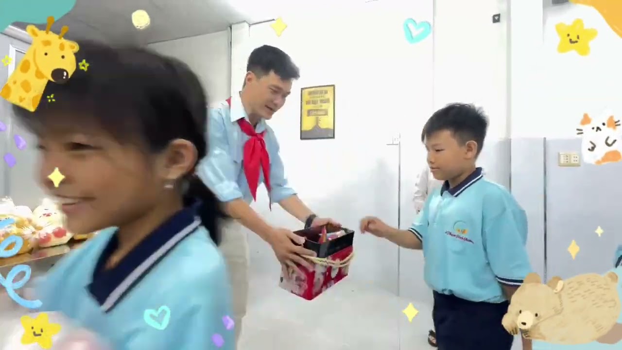 Quà mừng tuổi Lớp phổ cập Chi Lăng 