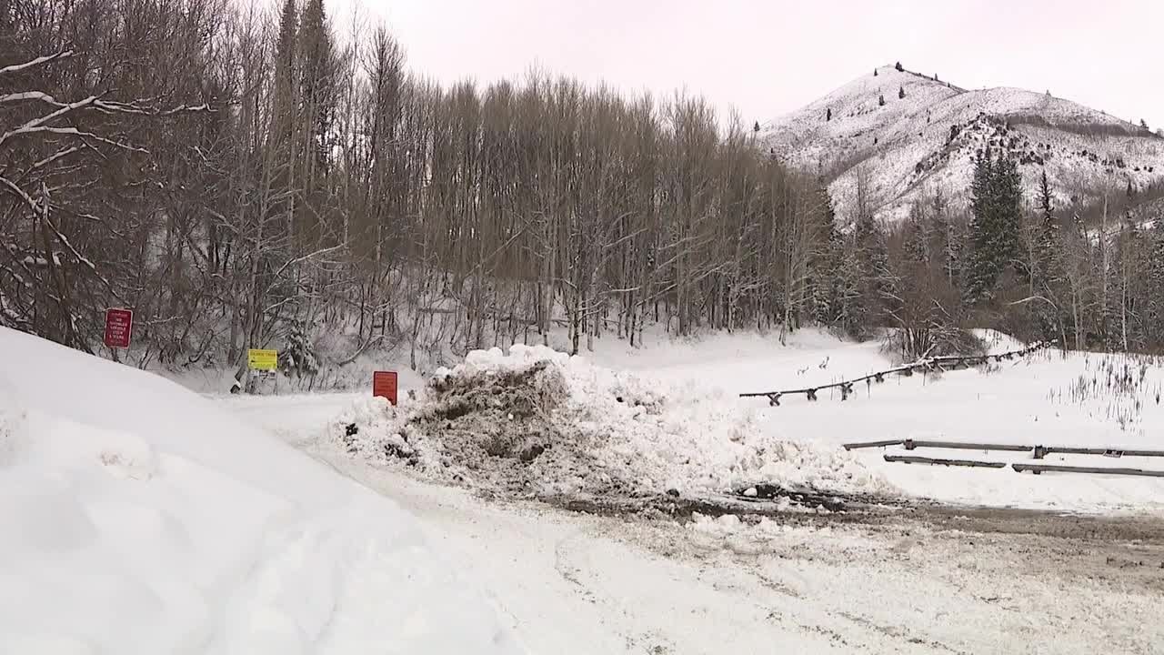 Father snowmobiling with son dies in Wasatch County avalanche