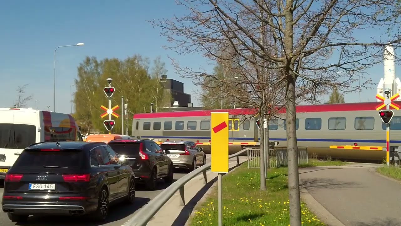 Järnvägsövergångar från olika delar av Sverige  Del 11