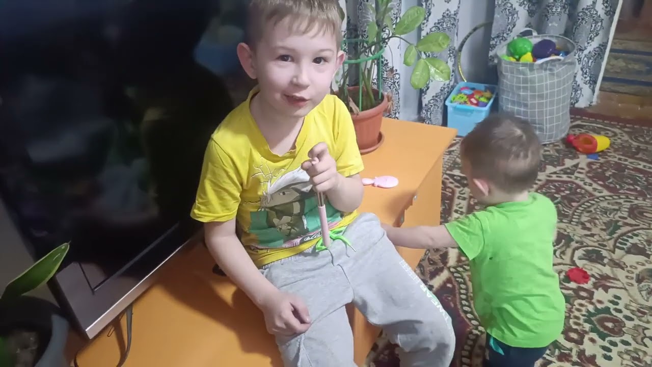 Марк Эммануэль играет в деревне #маркэммануэль #топ 