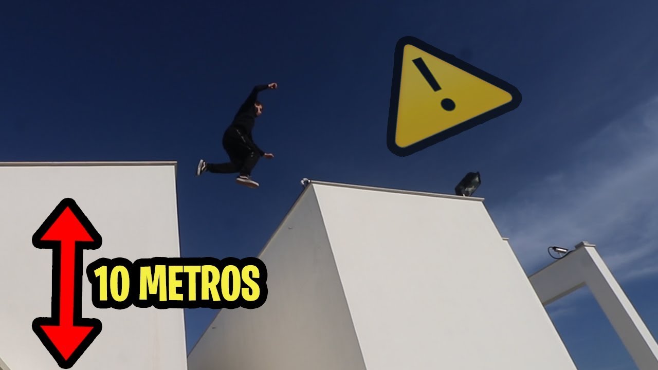 PARKOUR NO TELHADO DA CASA DOS UPLOAD | Torres