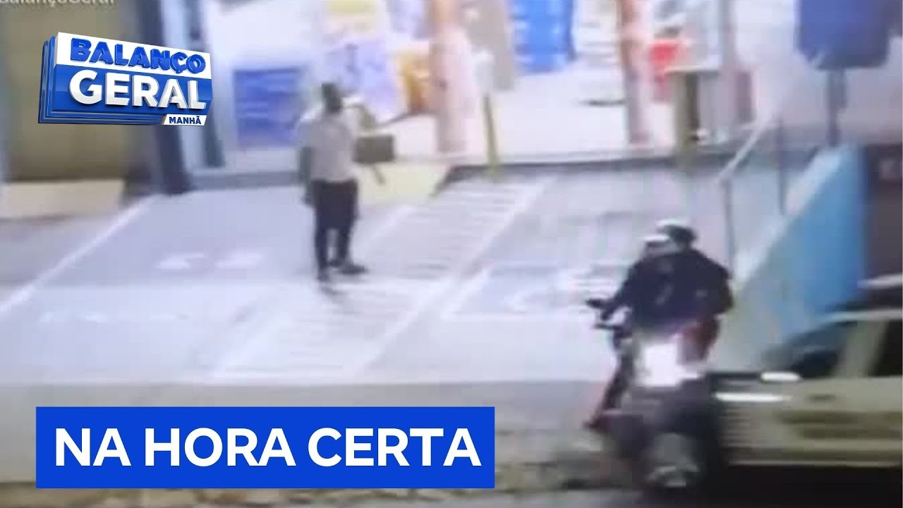 Viatura da GCM bate em moto e derruba ladrões que assaltaram farmácia