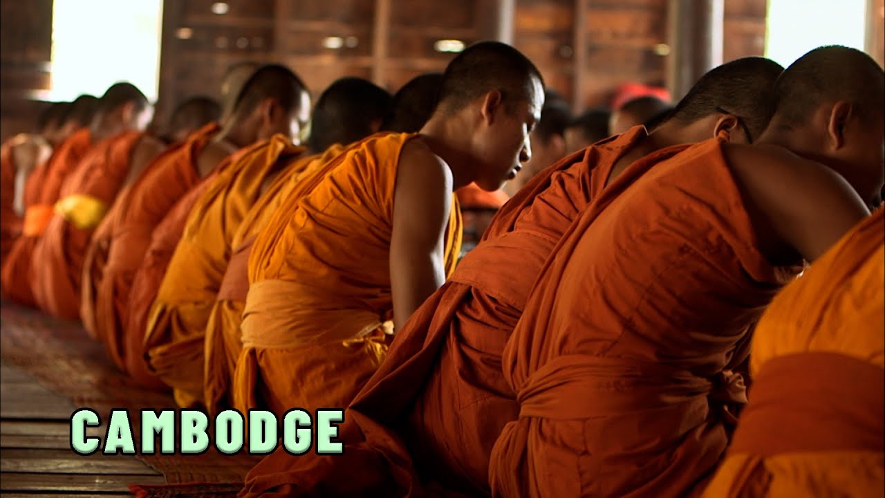 Il rentre dans un endroit sacré et interdit au Cambodge