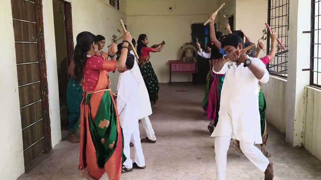 जि.प.प्रा.शाळा देवहिवरा लेझीम 