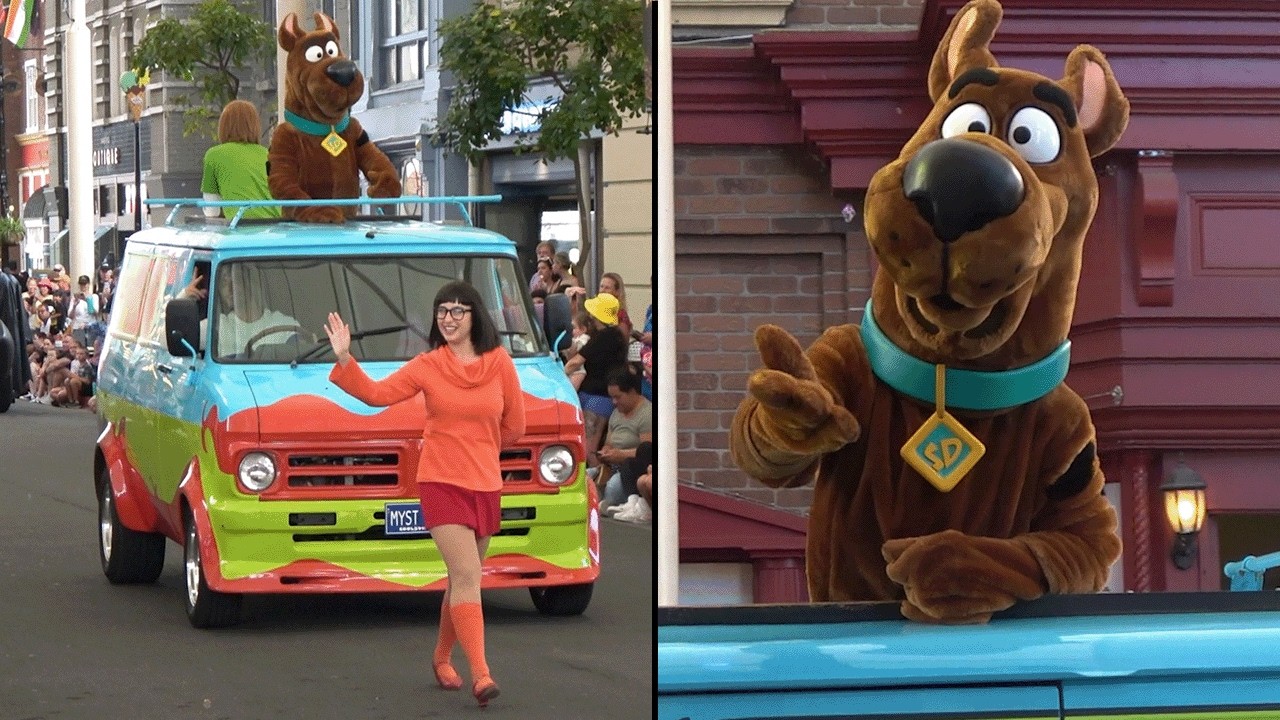 Scooby Doo Funny Moments at Warner Bros. Movie World! | Theme Park Characters