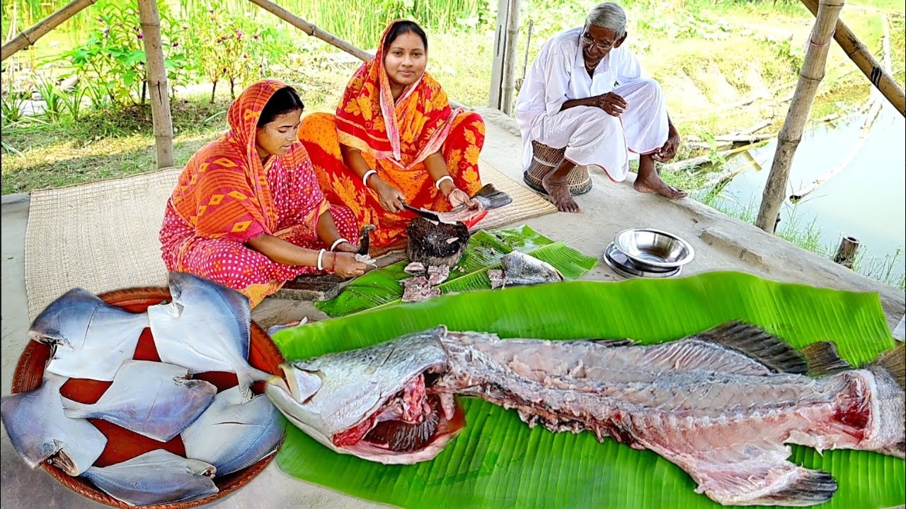 8kg ওজনের ভেটকি মাছের কাঁটা চচ্চড়ি আর পমফ্রেট মাছের কালিয়া এই দিয়ে আজ দুপুরে খাওয়া দাওয়া