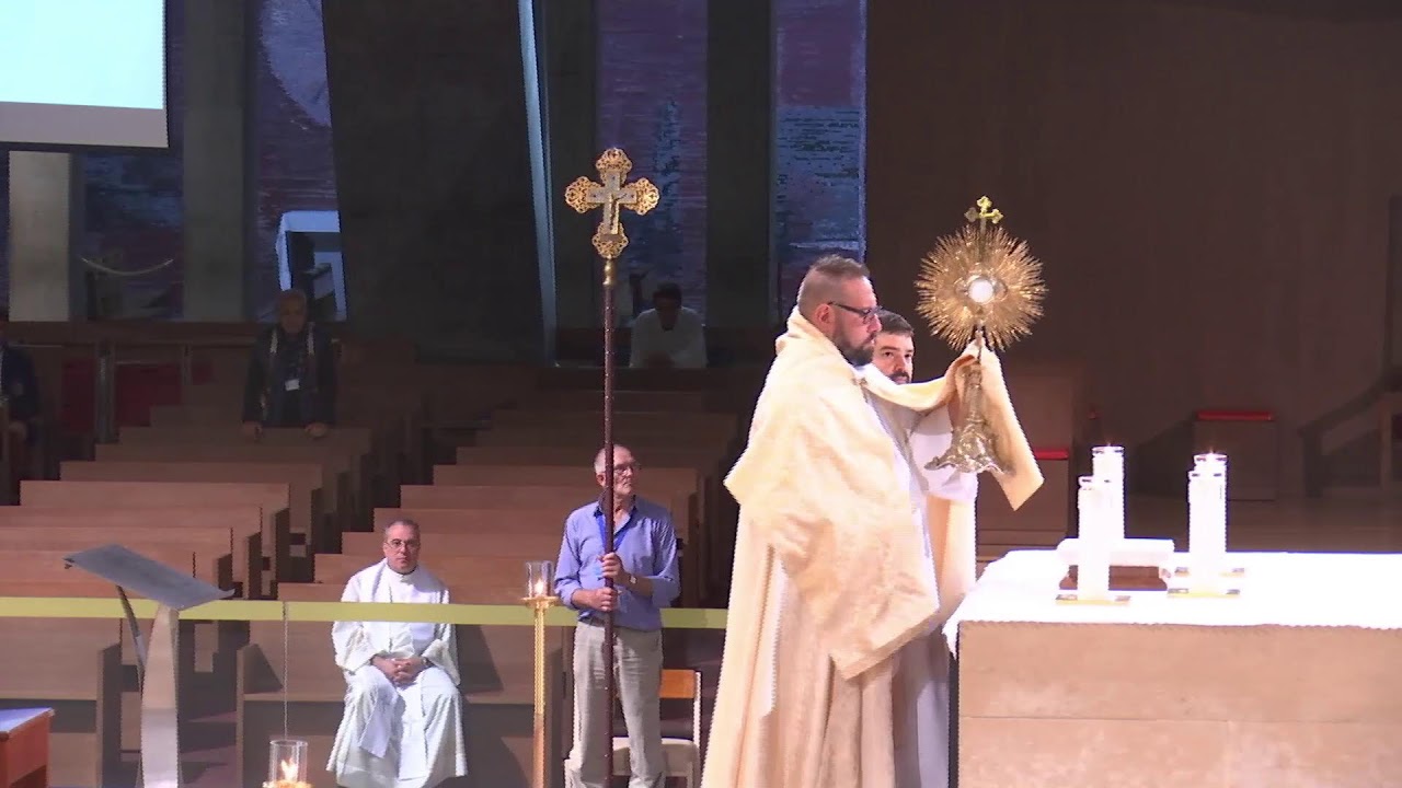 Procession eucharistique du October 17, 2022  - Sanctuaire de Lourdes