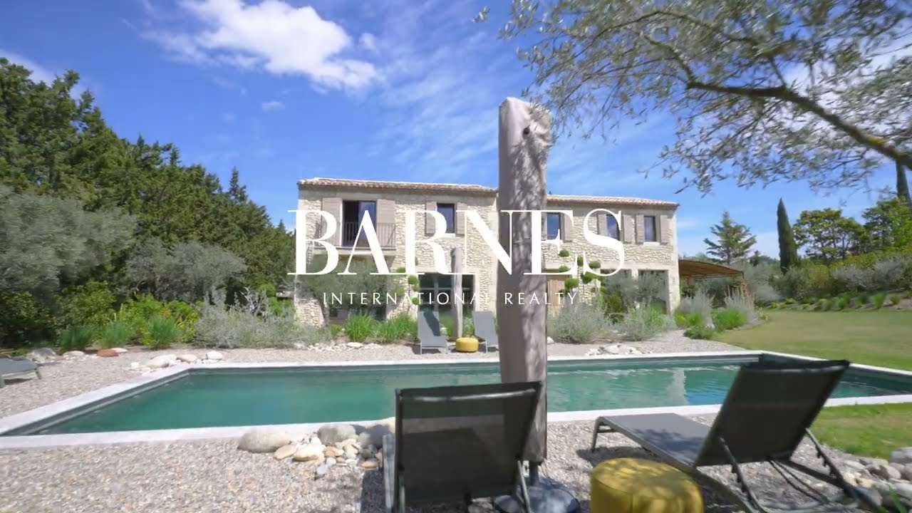 EYGALIERES-MAS CONTEMPORAIN DE PRESTIGE-4 CHAMBRES-VUE ALPILLES