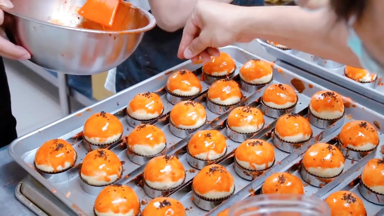 Amazing Taro Egg Yolk Lava Pastry and Flaky Salted Egg Yolk Pastry / 芋泥流心酥、酥皮蛋黃酥 製作過程！中秋月餅你是哪一派？