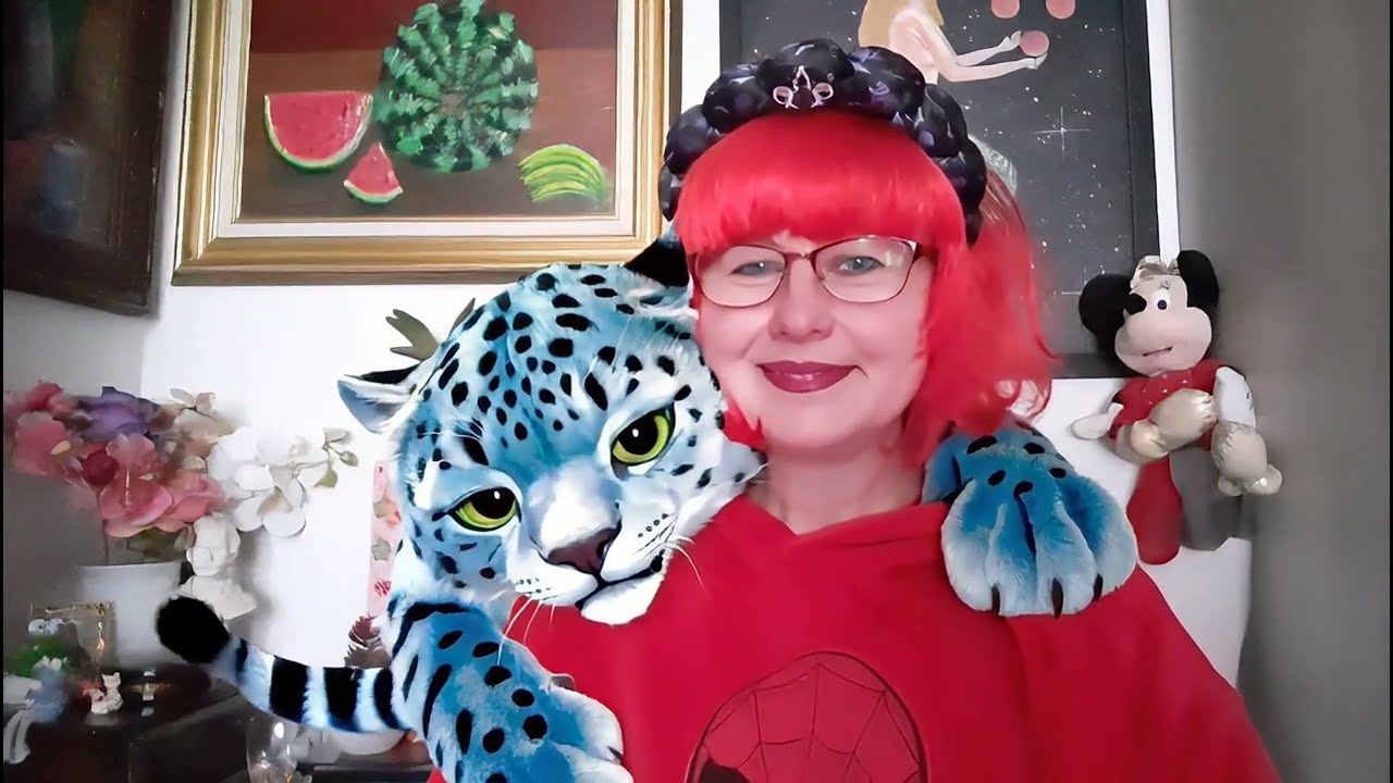 Тигрёнок 🐅 мой лукавый, ❤️ 😻 ласковый, усталый. Милые обнимашки. Любимая 🐆 киса.