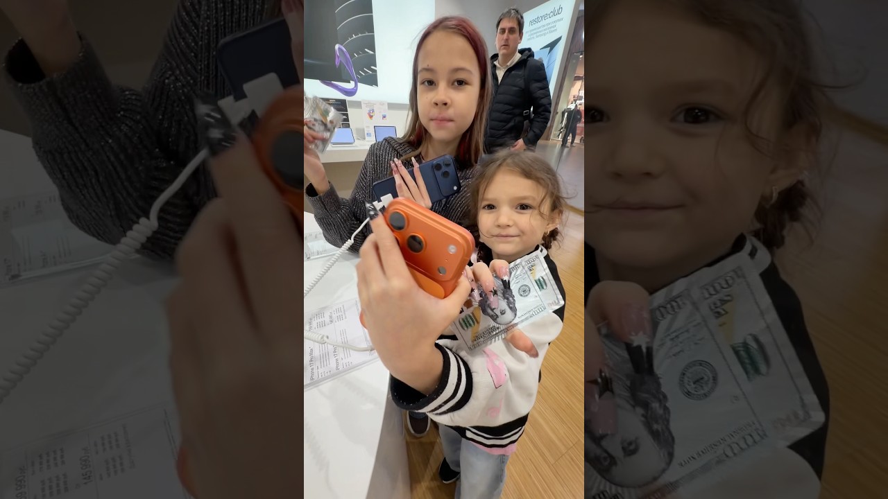Кому купить айфон? #mimika #айфон #iphone #iphone17promax ##apple #shopping #shorts #базовыйминимум