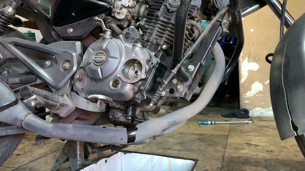 Como cambiar pastas y discos de clutch, Bajaj Pulsar 135 LS.