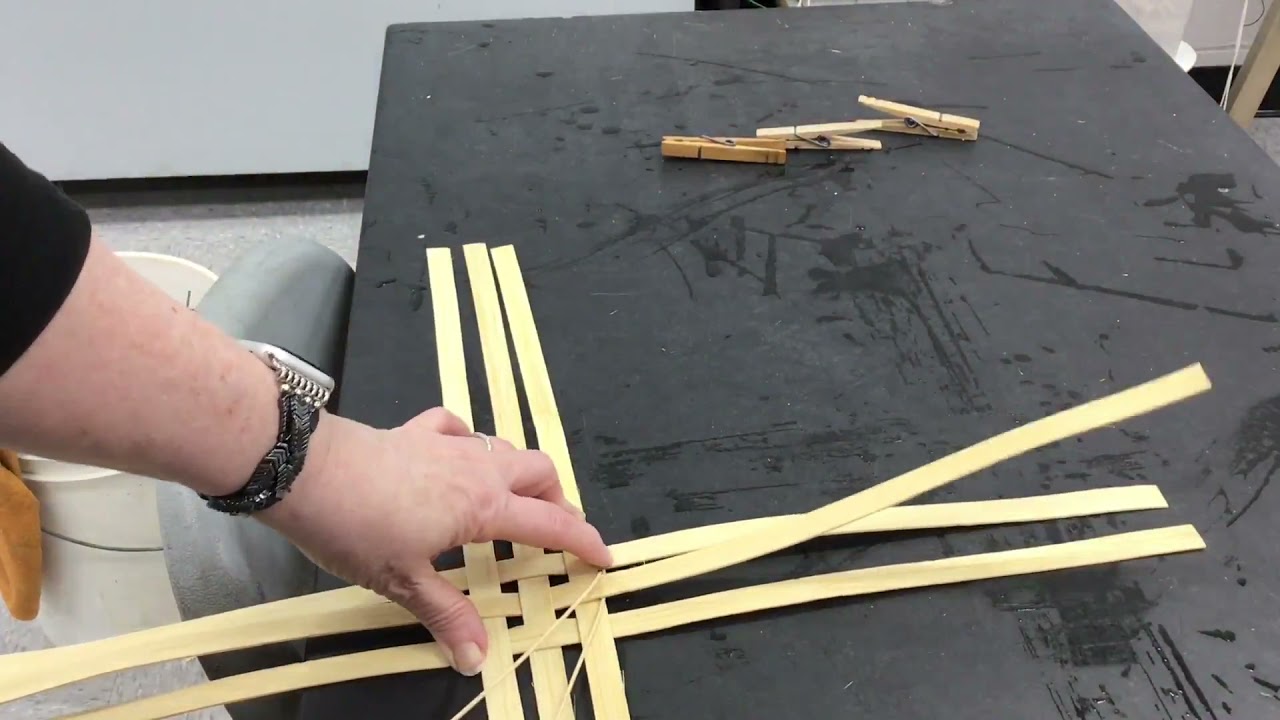 Basket Weaving No 2 Twining the Base