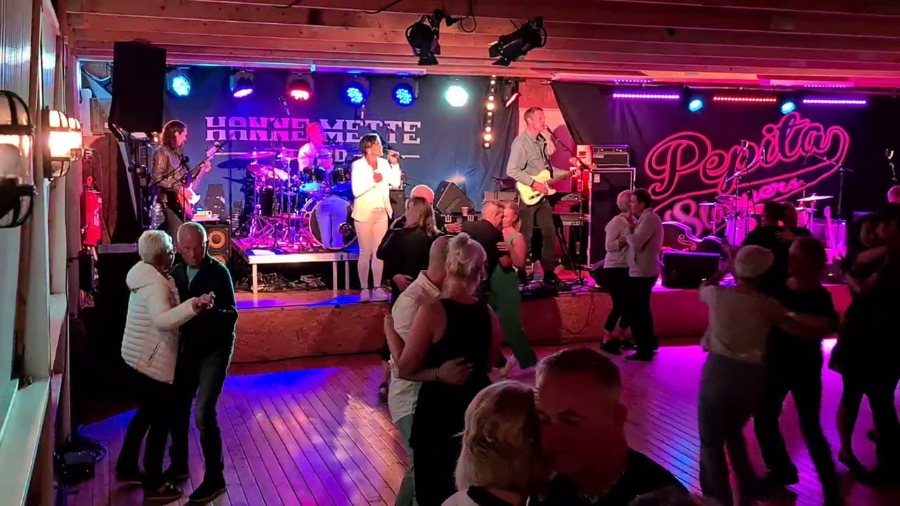 Hanne Mette Band på Dansbandsveckan 2022 Orrskogen  Fotograf for Dansnytt Tor Nybakken