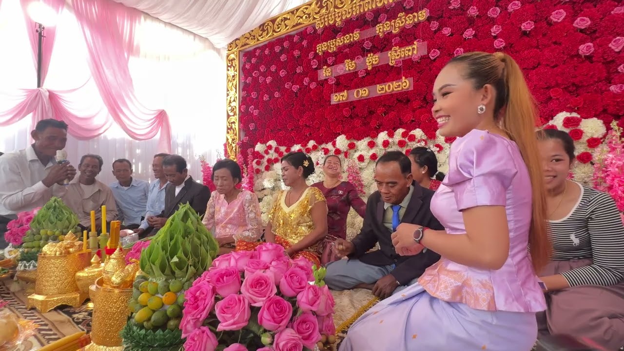 កំប្លែងណាស់ពូ😂 លេីកផ្លែឈេី ជូនលោកមេបា ភូមិខ្សុំត្បូង