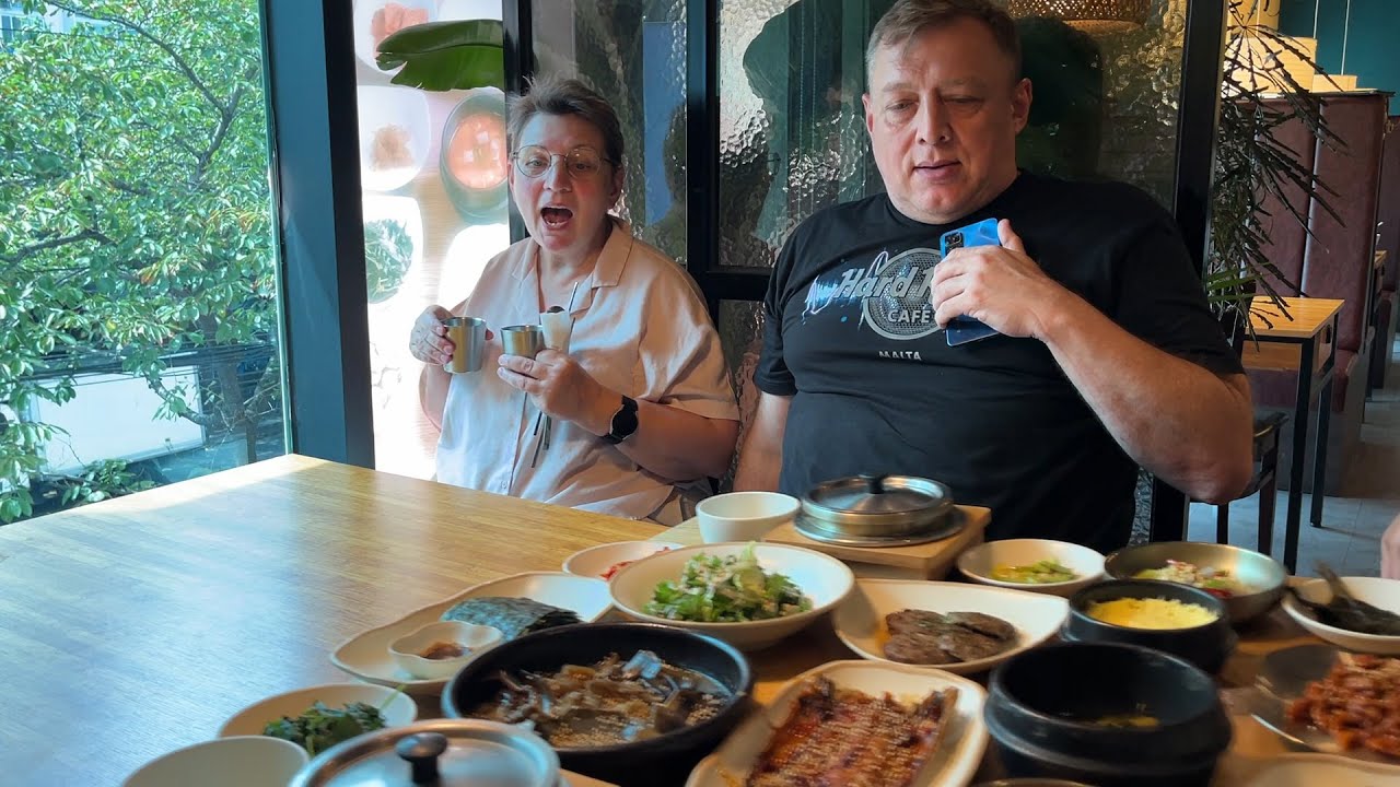 갈비찜하다 실패해서 한상 가득 나오는 한정식집 모시고 갔습니다