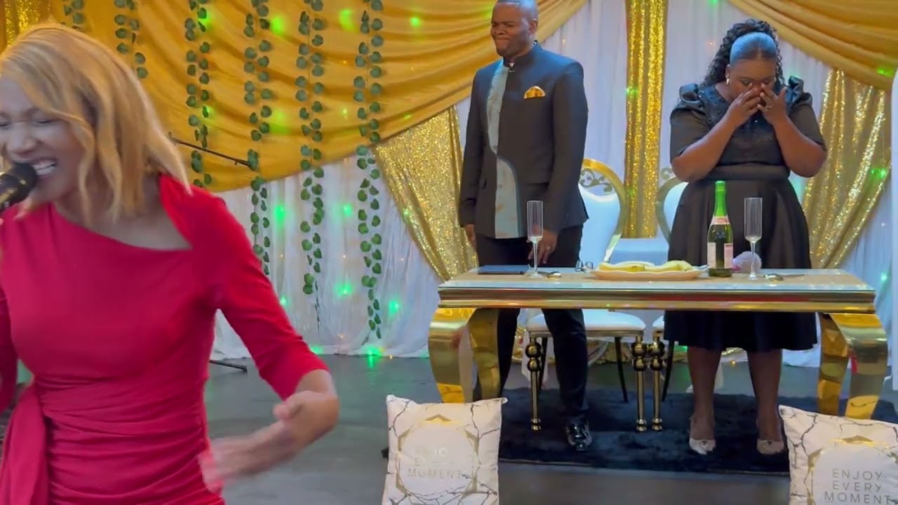 Vuyo Mathumbu | Owahlatshwa Egolgotha, Awe amakhamandela