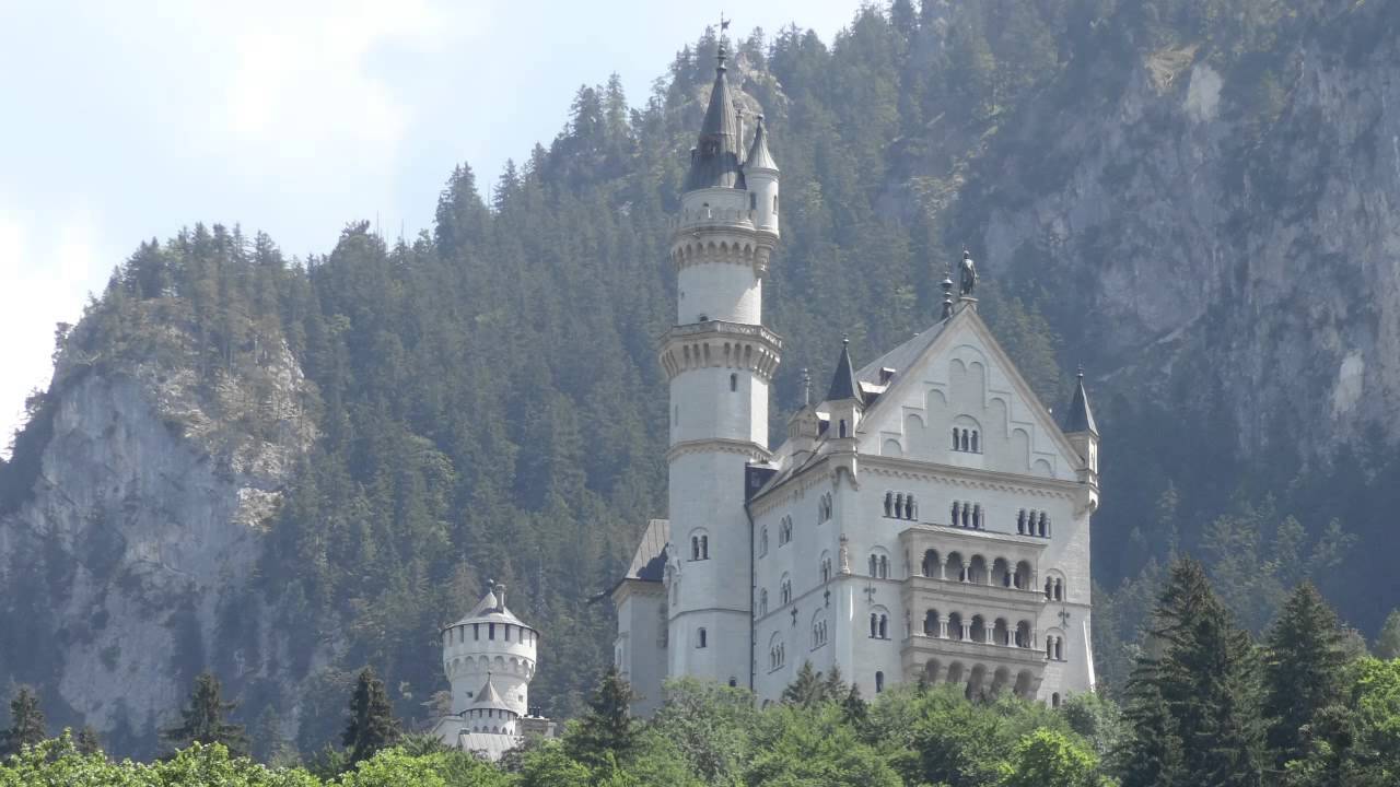 Schloss Neuschwanstein / Kirche von St. Koloman Schwangau
