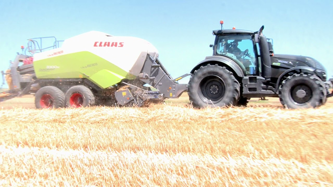 ValtraT&Claas Quadrant 3300RC pressatura paglia-ValtraT&Claas Quadrant 3300 straw pressing 2021italy