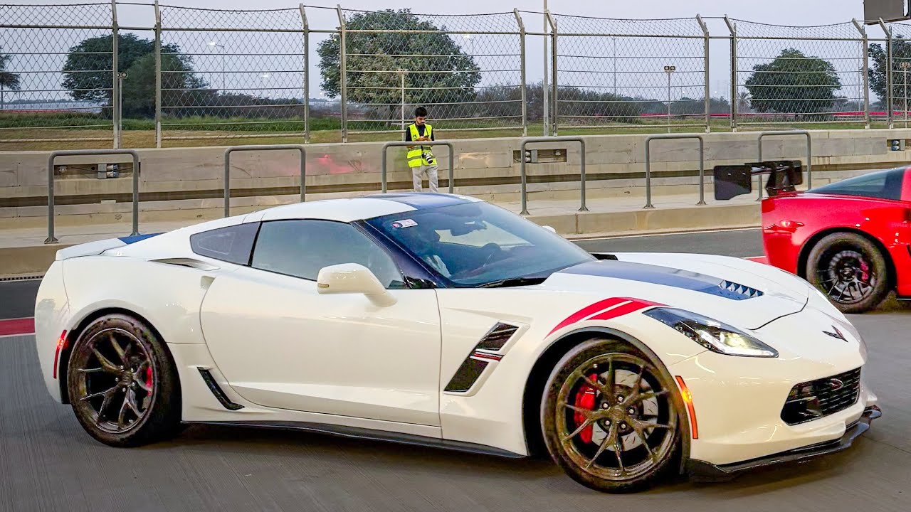 Kuwait motor town , gt3rs + corvette c7 z51 .