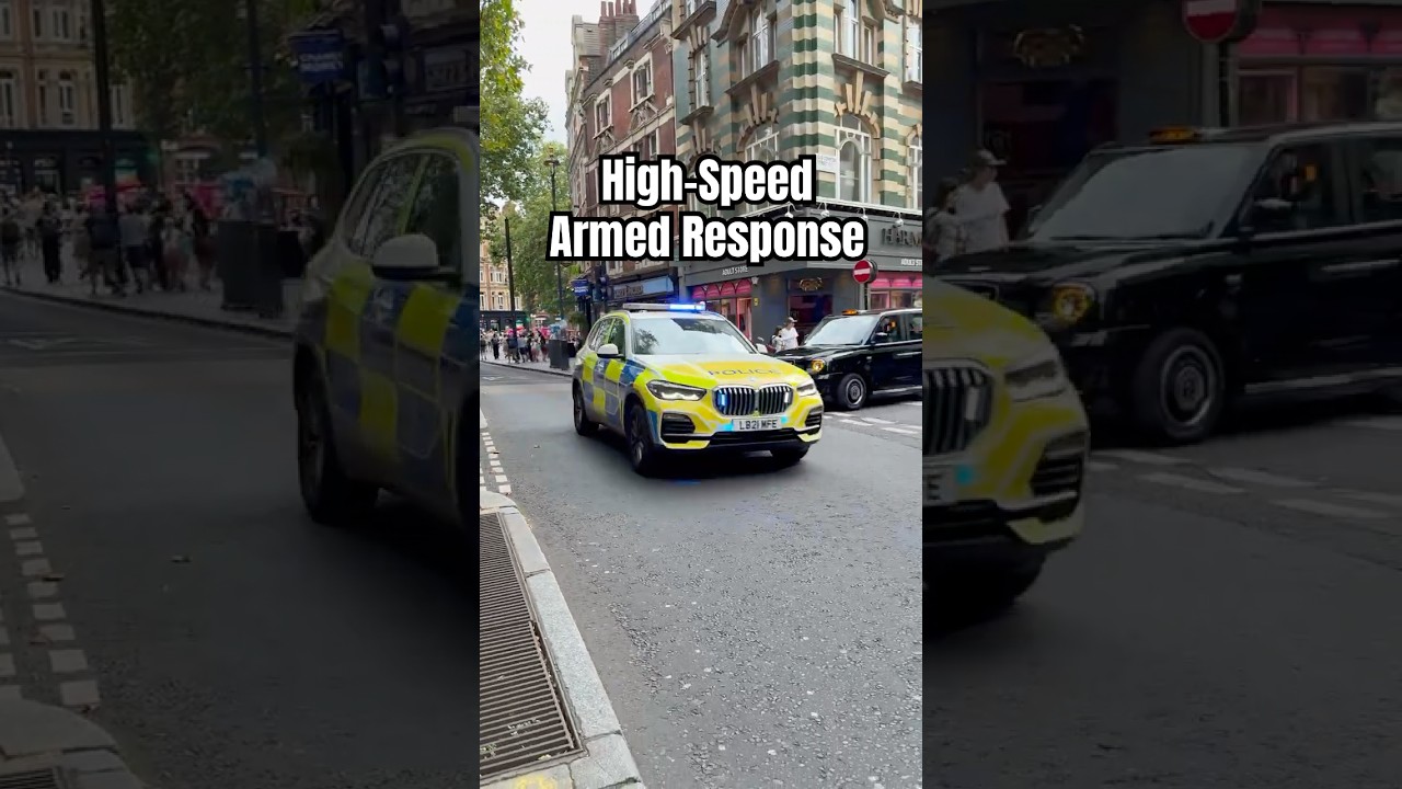 Armed Police responding in London 🇬🇧