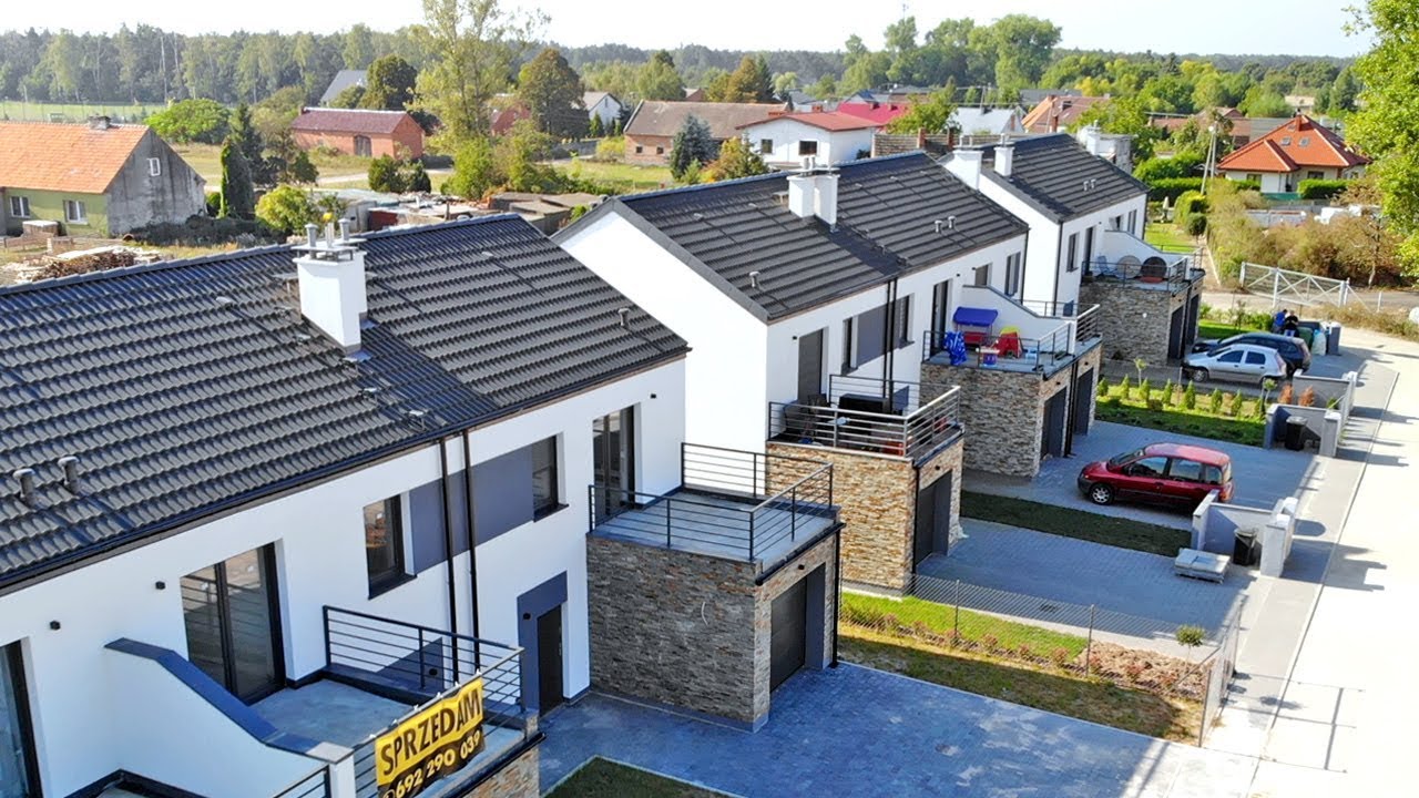 Oglądamy szeregowiec 89 m2 z garażem na sprzedaż - Osiedle Nova Czmoń / Kórnik