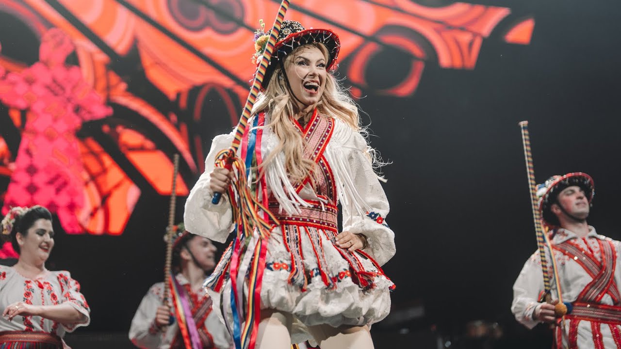 Andreea Bălan - Călușarii cu Ansamblul Nea Marin  Sala Palatului 1 martie