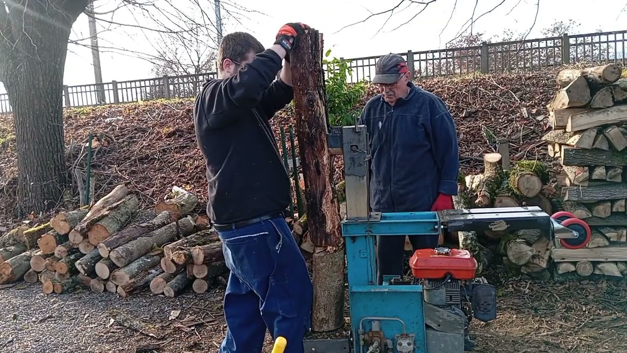 🪵🪵🪵Une journée fendre du bois 🪵🪵🪵Avec une fendeuse avec moteur Kubota #boisdechauffage 